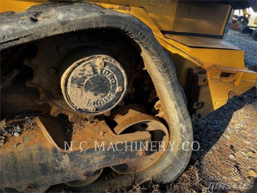 John Deere 331G Schrankladers