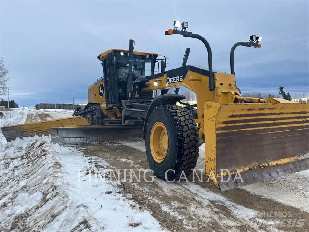 John Deere 772G Graders