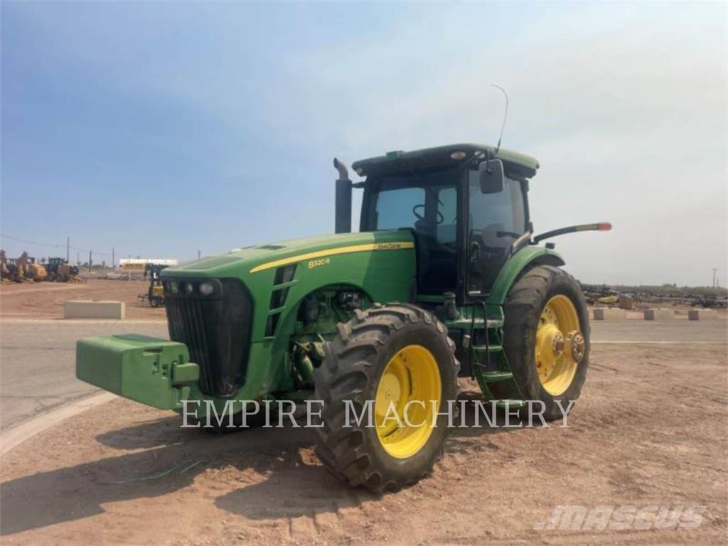 John Deere 8320R Tractoren