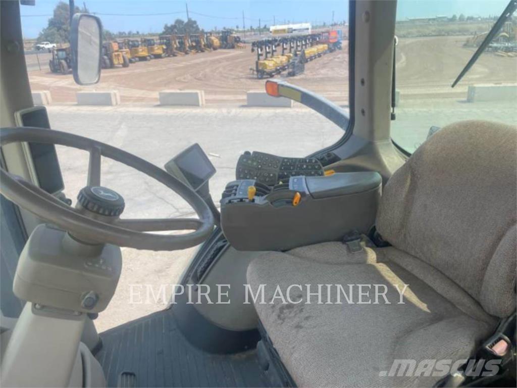 John Deere 8320R Tractoren