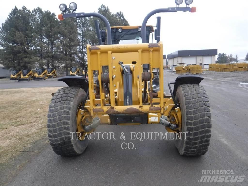 John Deere 872GP Graders