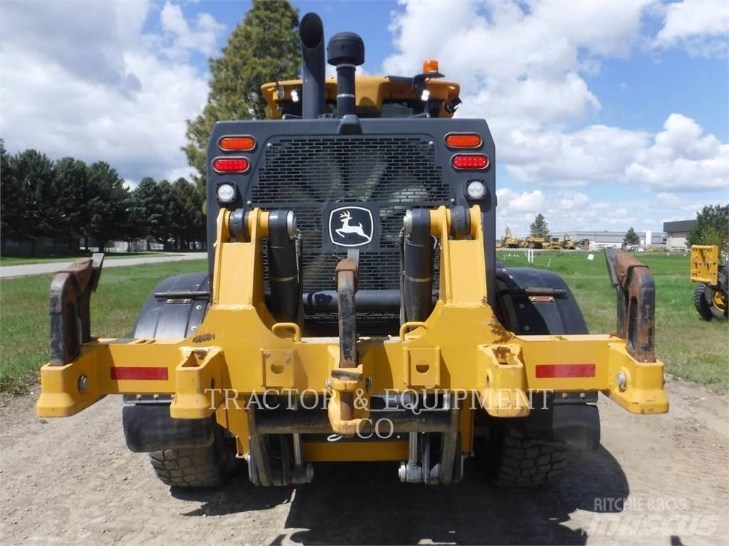 John Deere 872GP Graders