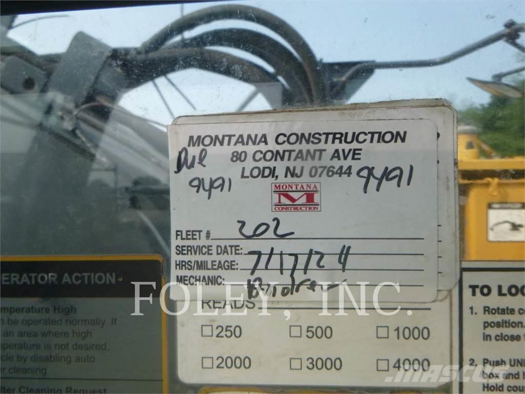 John Deere & CO. 245G Rupsgraafmachines