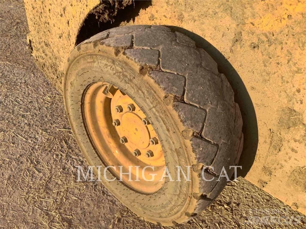 John Deere & CO. 318G Schrankladers