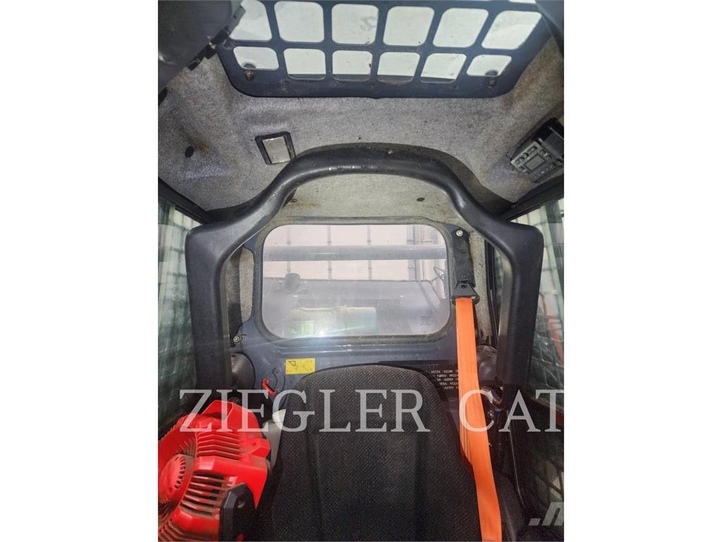 John Deere & CO. 318G Schrankladers