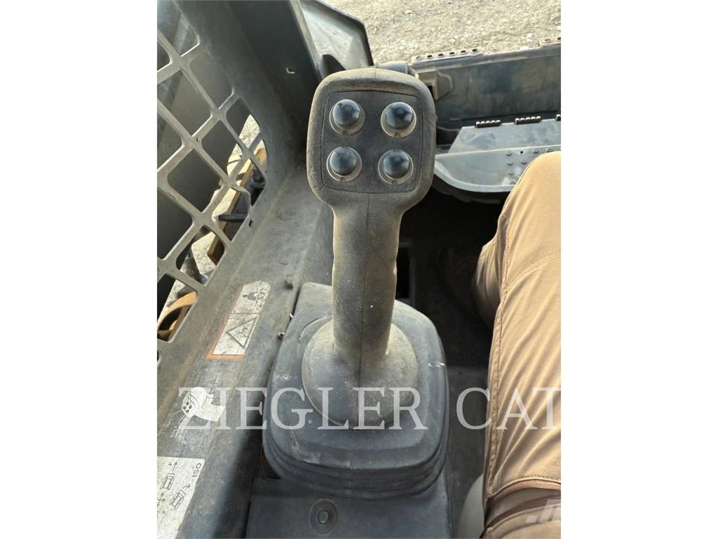 John Deere & CO. 320 D Schrankladers