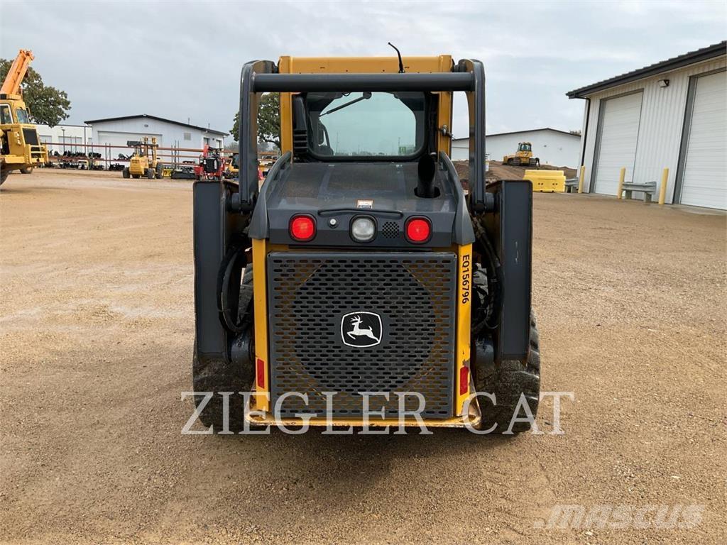 John Deere & CO. 320D Schrankladers