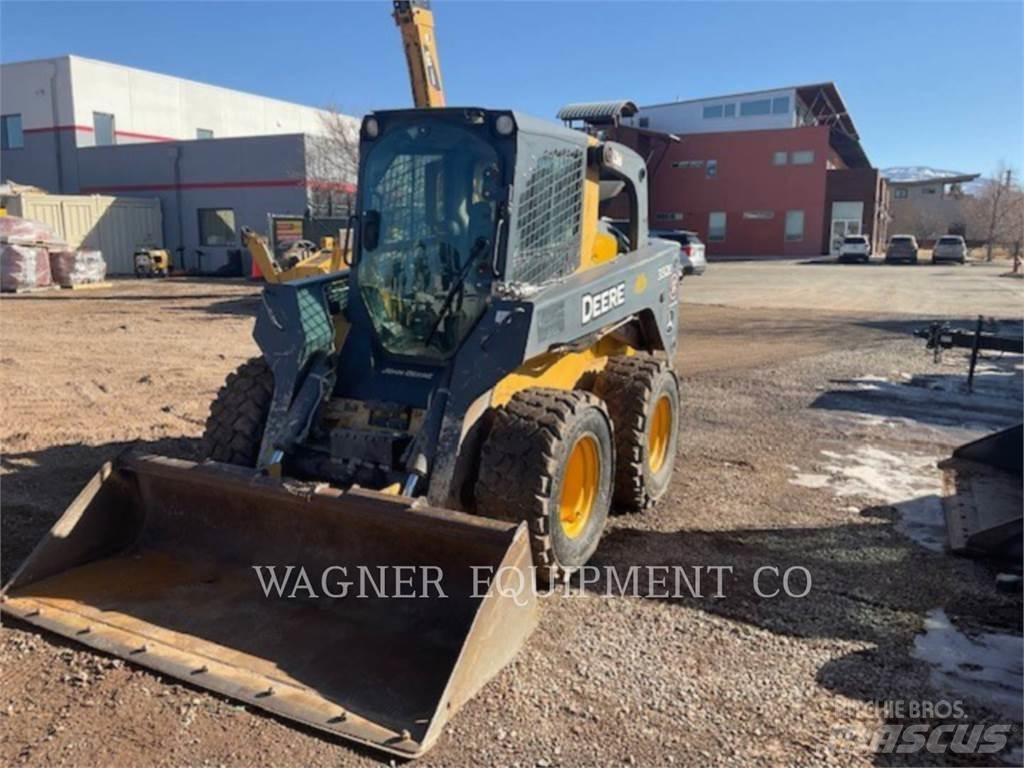John Deere & CO. 332E Schrankladers