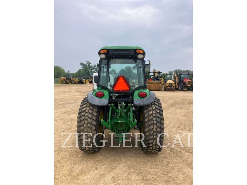 John Deere & CO. 4066R Tractoren