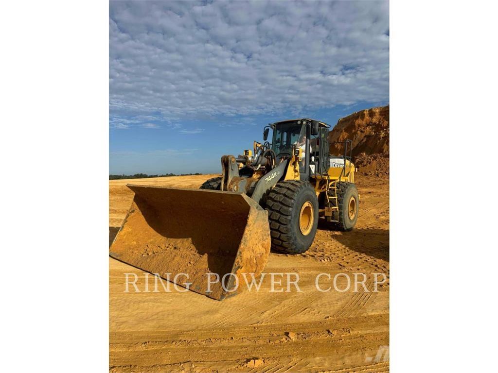 John Deere & CO. 744K Wielladers