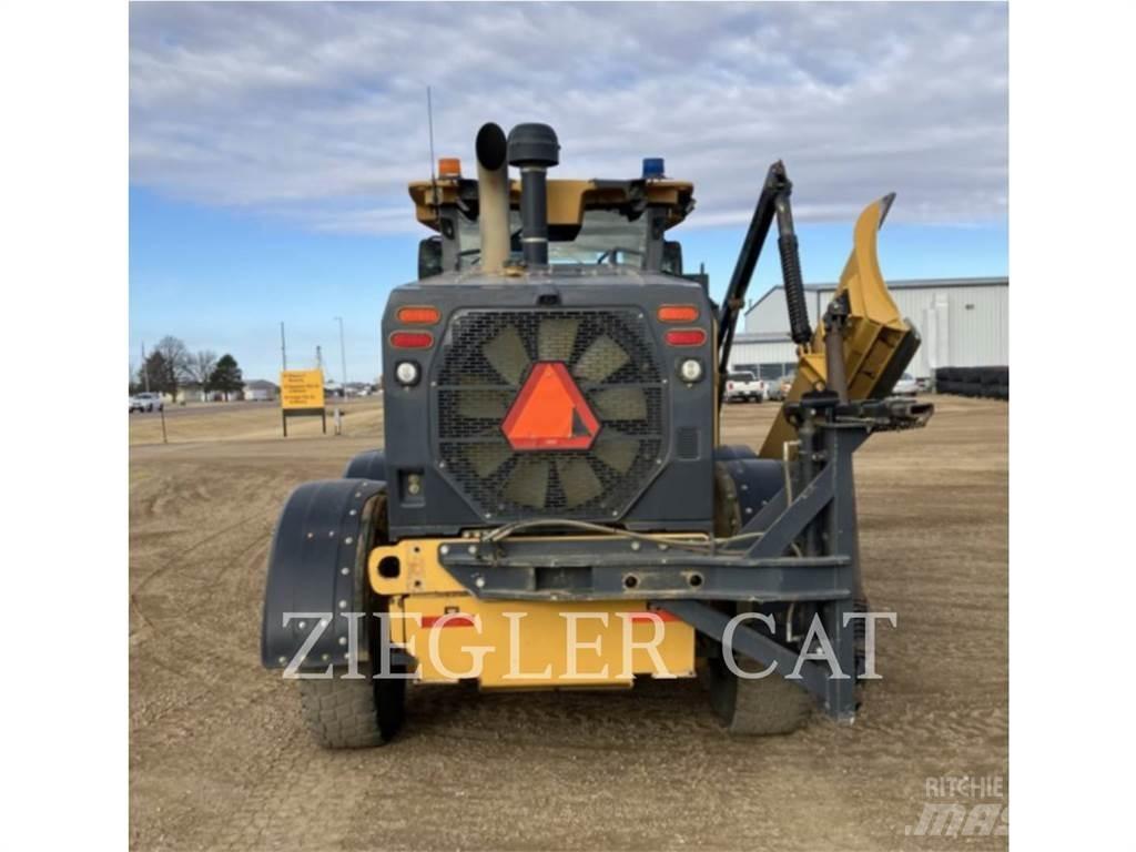 John Deere & CO. 772G_AO Graders