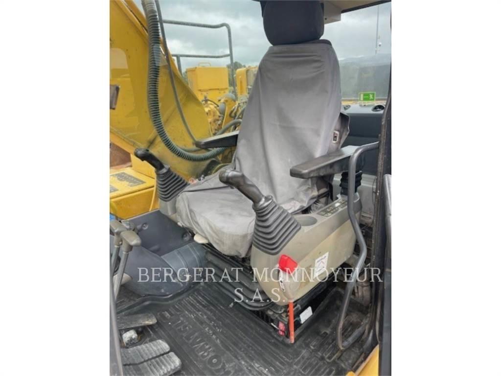 Komatsu HB215 Rupsgraafmachines