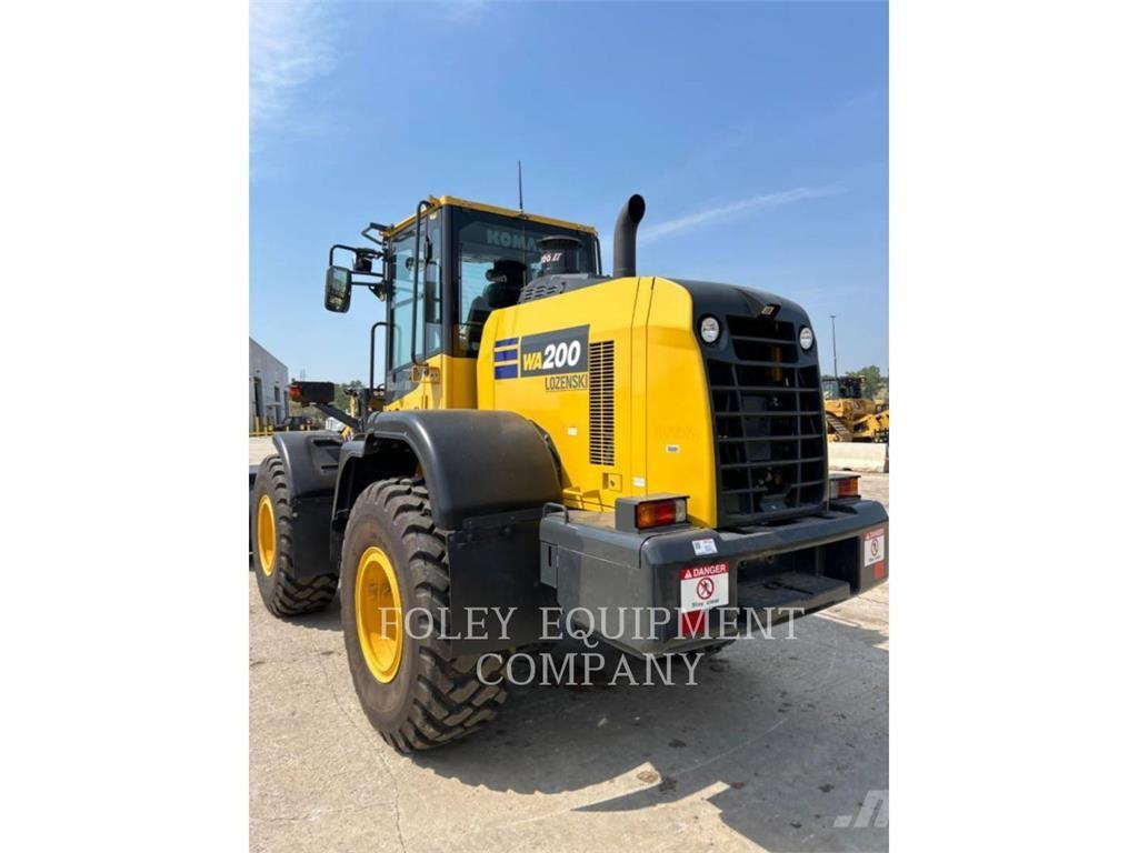 Komatsu WA200-8 Wielladers