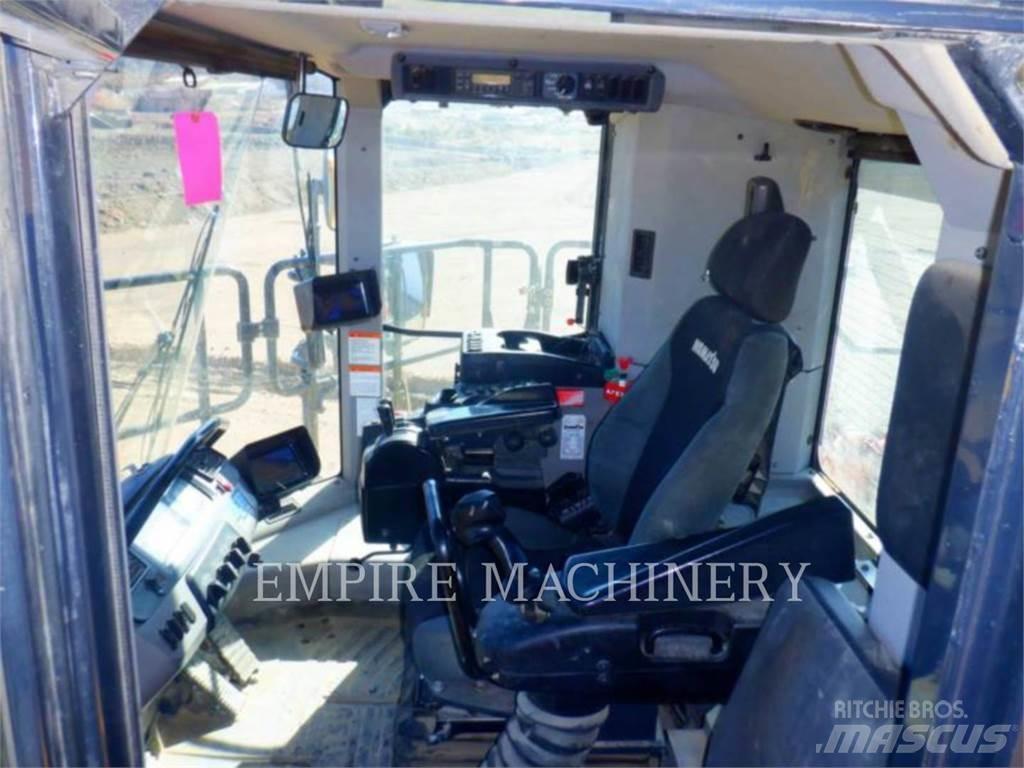 Komatsu WA900-8 Wielladers