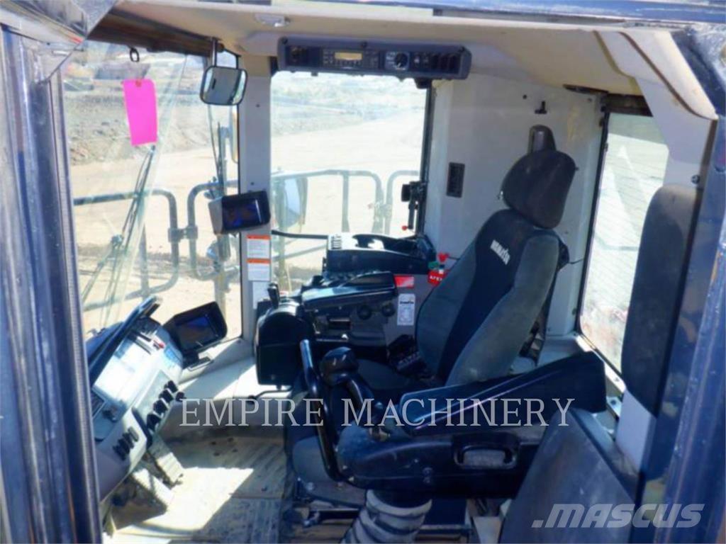 Komatsu WA900-8 Wielladers