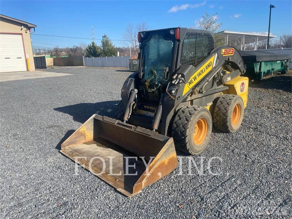 New Holland L223 Schrankladers