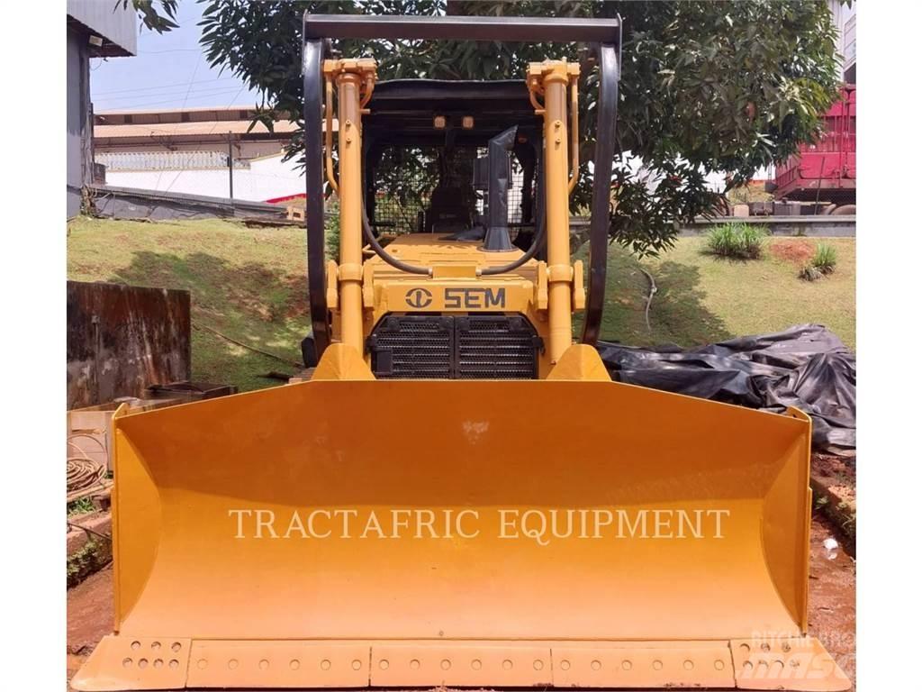 SEM MACHINERY SEM822D Rupsdozers