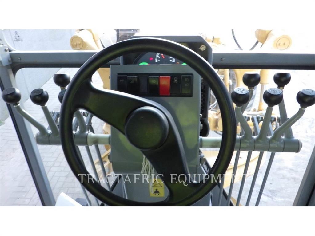 SEM MACHINERY SEM919 Graders