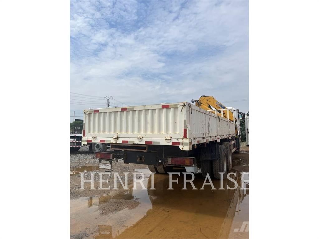 Shacman CAMION GRUE 12T Kranen voor alle terreinen