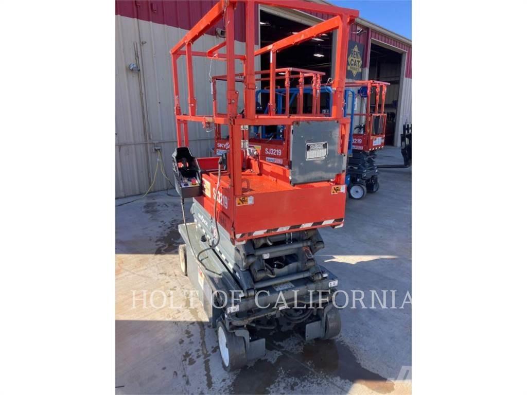 Skyjack SCISSOR 19 Schaarhoogwerkers