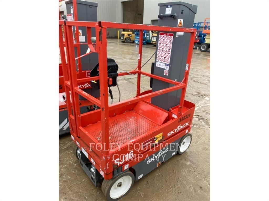 Skyjack SJ16 Schaarhoogwerkers