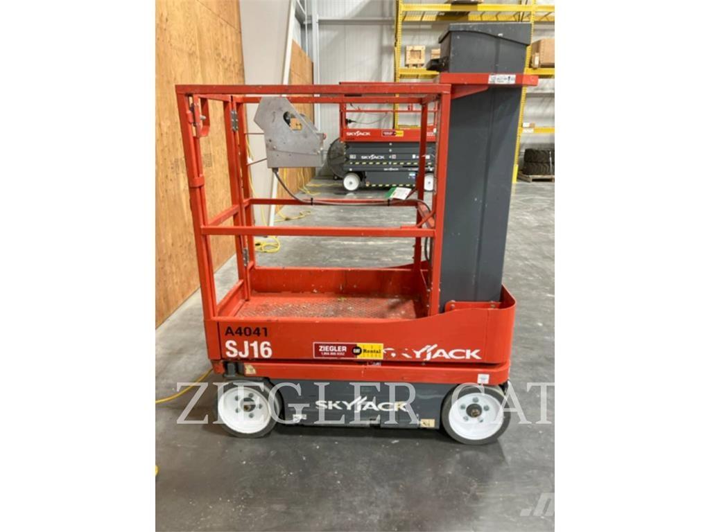 Skyjack SJ16 Schaarhoogwerkers