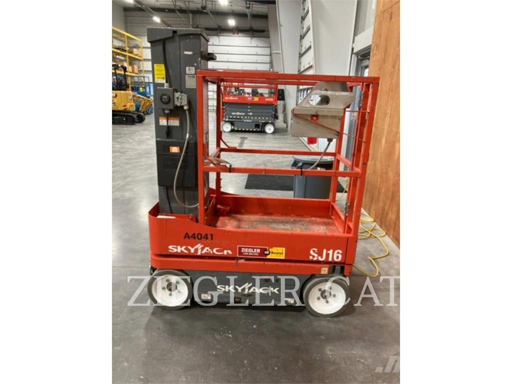 Skyjack SJ16 Schaarhoogwerkers