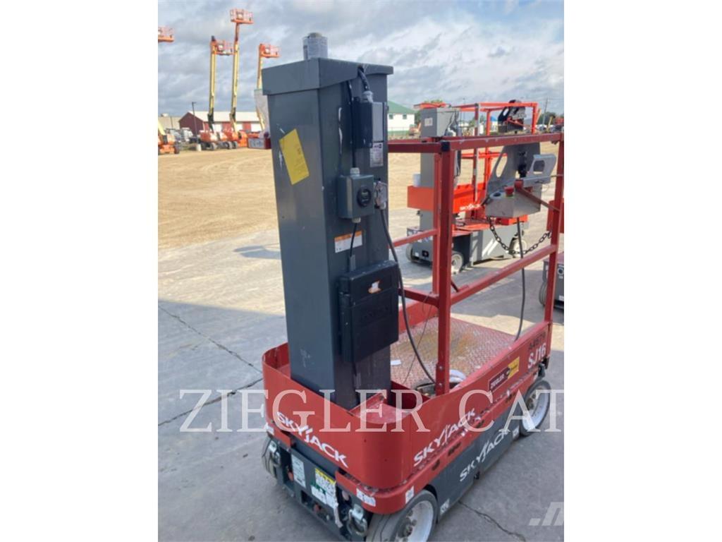 Skyjack SJ16 Schaarhoogwerkers