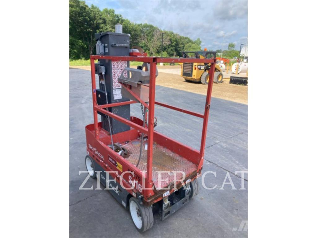 Skyjack SJ16 Schaarhoogwerkers