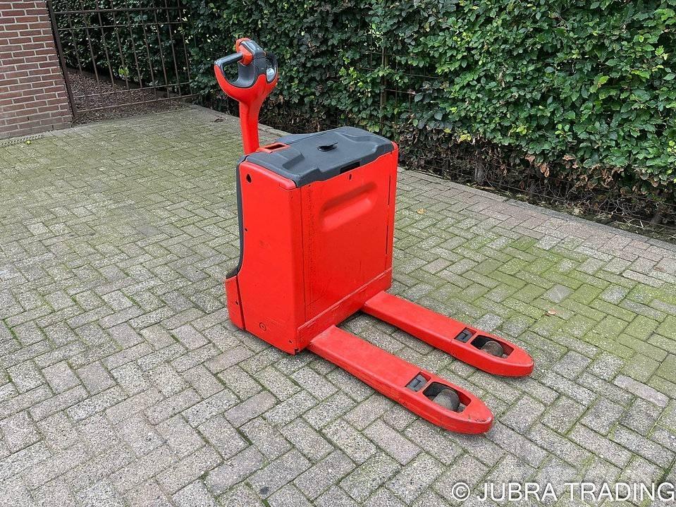 Linde T16 Meeloop stapelaar