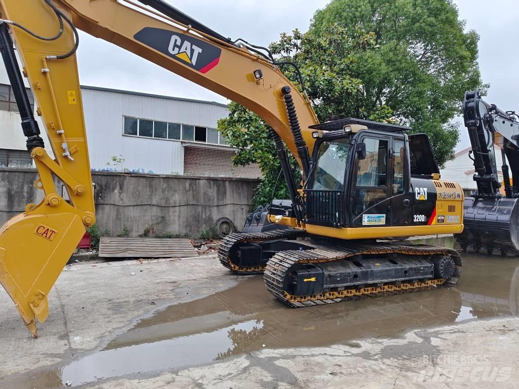 CAT 320 D2 Rupsgraafmachines