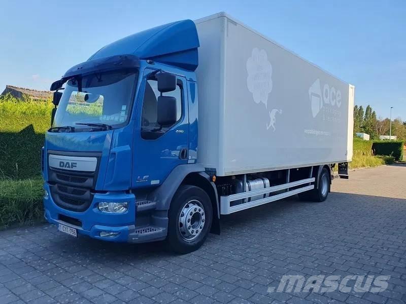 DAF LF 280 Bakwagens met gesloten opbouw