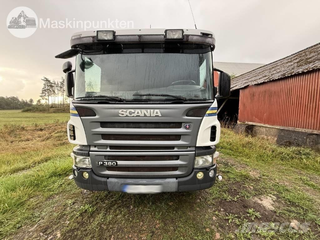 Scania P 380 LB Vrachtwagen met containersysteem