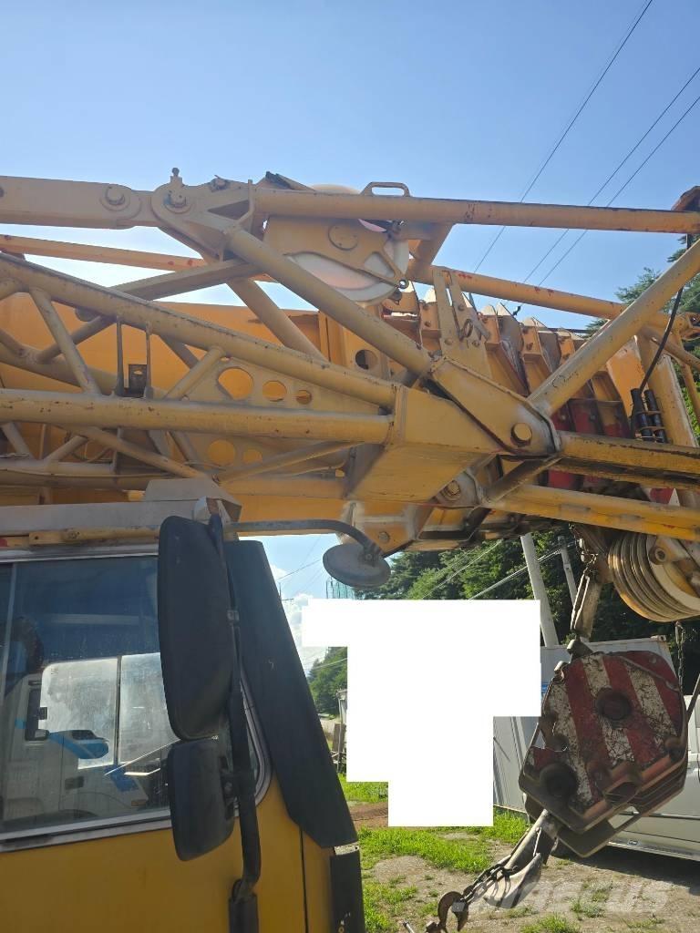 Liebherr LTM 1090 Kranen voor alle terreinen