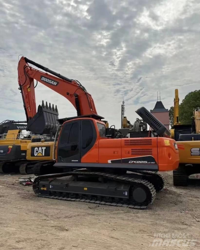 Doosan DX 225 Rupsgraafmachines