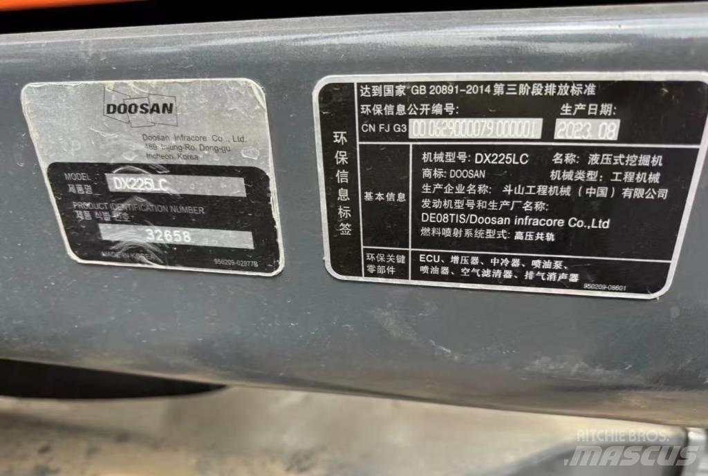 Doosan DX 225 Rupsgraafmachines