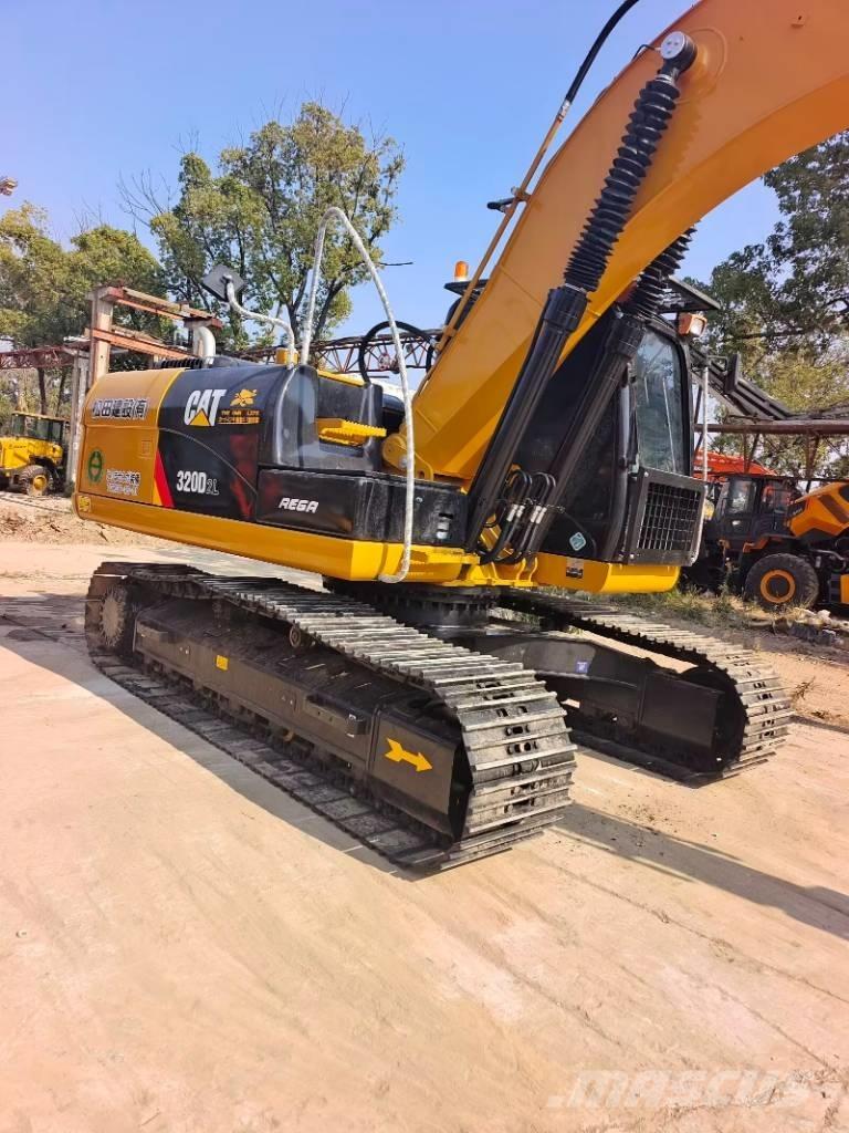 CAT 320 D2L Rupsgraafmachines