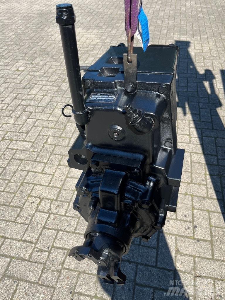 John Deere LOK 87.4 Transmissie