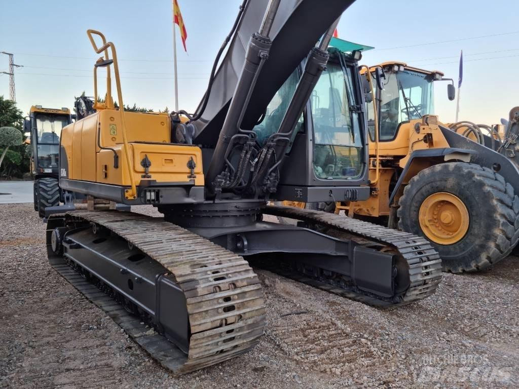 Volvo EC 240 C Rupsgraafmachines