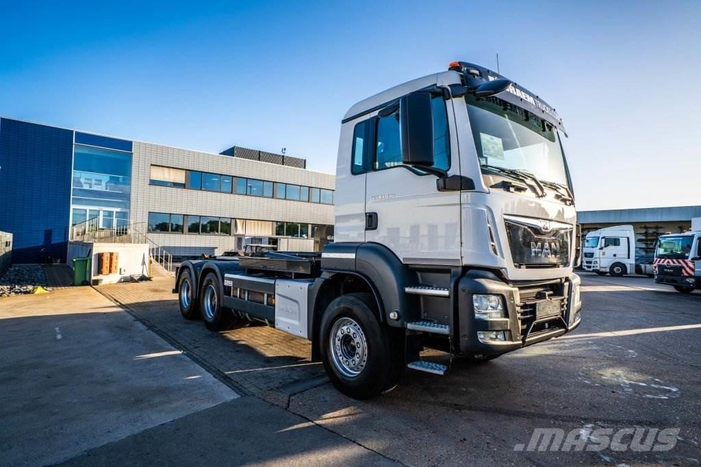 MAN TGS 33.430 BL Vrachtwagen met containersysteem