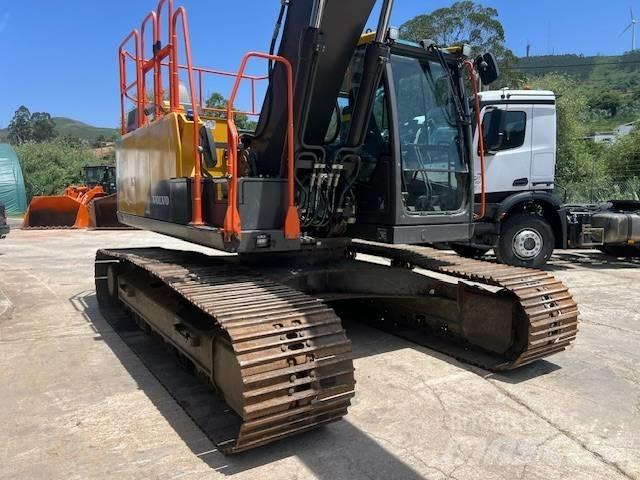 Volvo EC 200 E Rupsgraafmachines