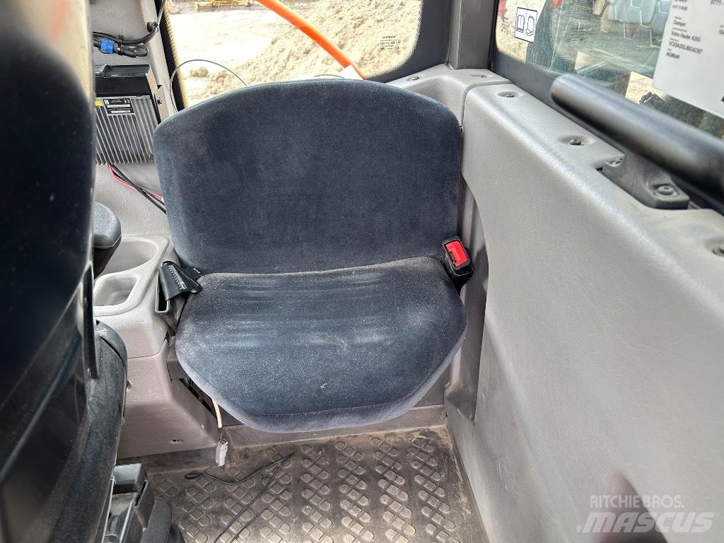 Volvo A 25 G Knik dumptrucks