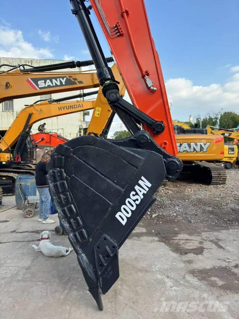Doosan DX300LC Rupsgraafmachines