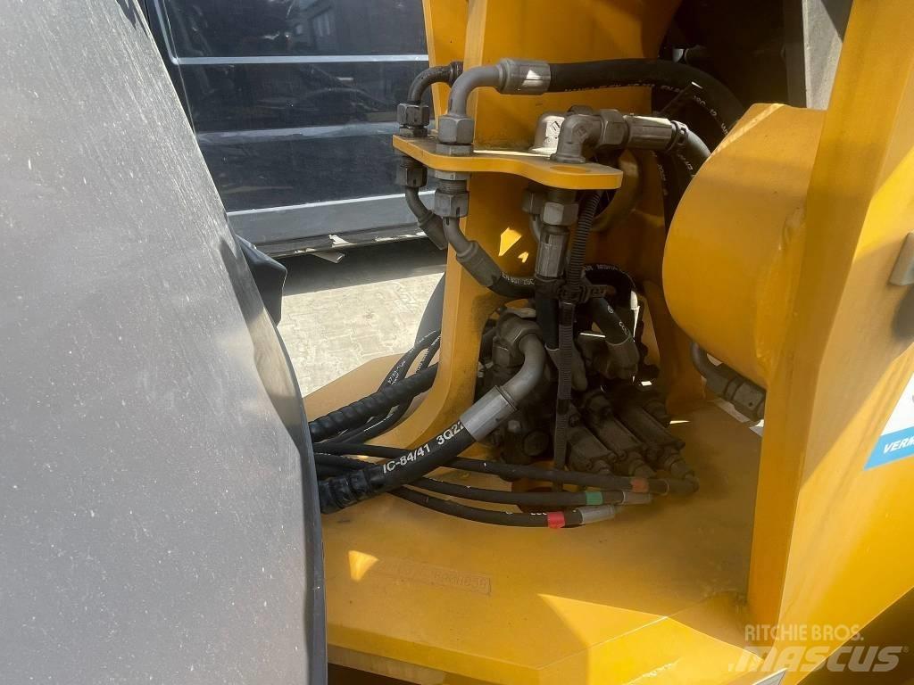 Mecalac AX 700 Wielladers