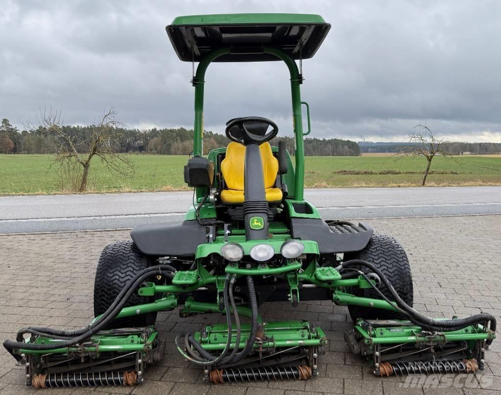 John Deere 8700 A Golfbaanmaaiers