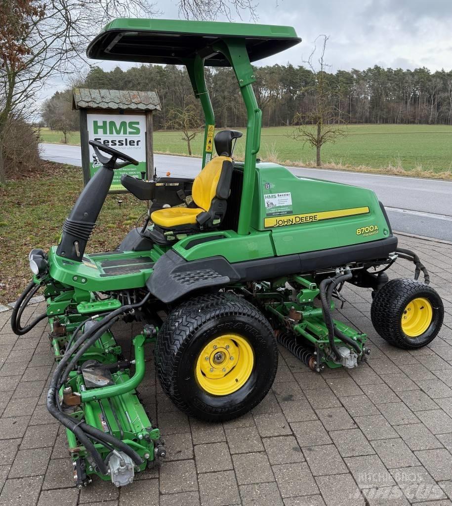John Deere 8700 A Golfbaanmaaiers
