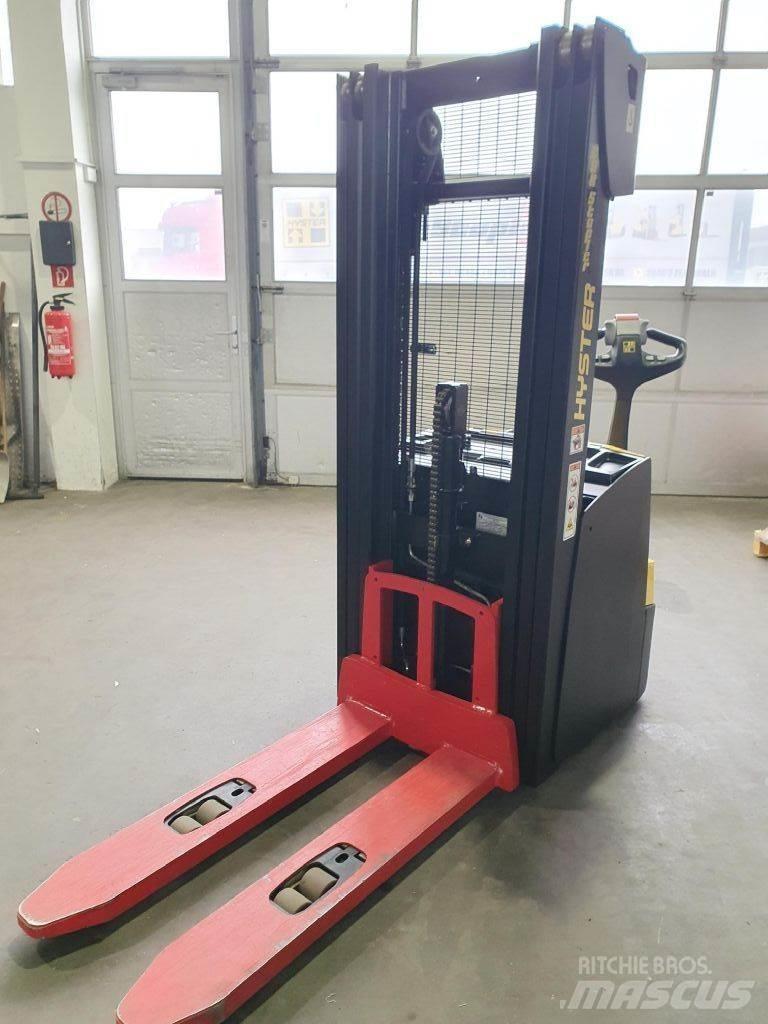 Hyster S 1.4 Meeloop stapelaar