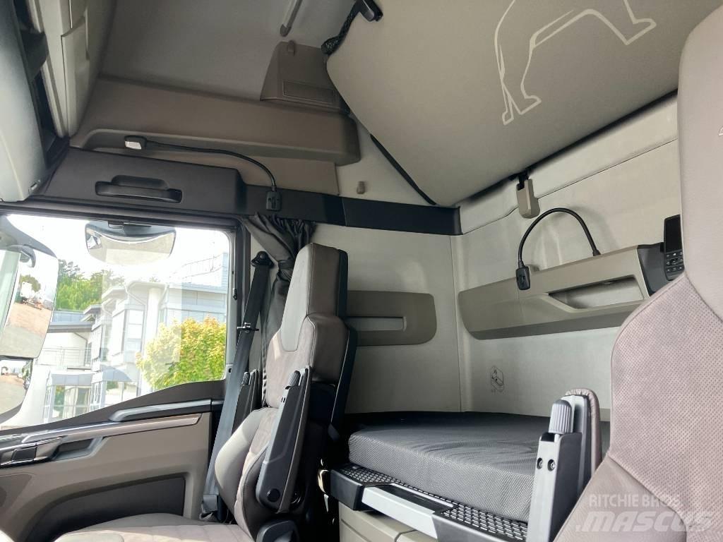 MAN TGX 26.510 Bakwagens met gesloten opbouw