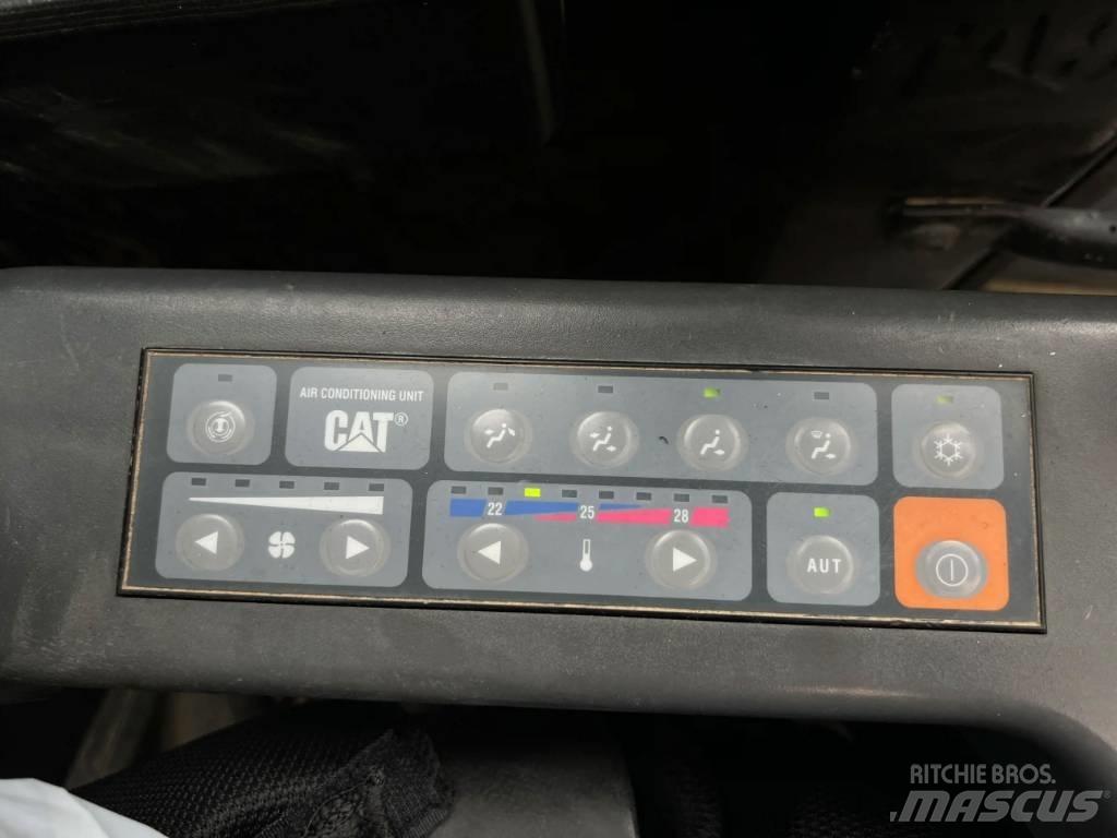CAT 321 D LCR Rupsgraafmachines