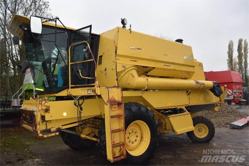 New Holland TF 42 Maaidorsmachines
